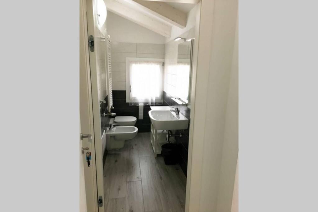 Апартаменти Peschieraview Duplex X7 Песк'єра-дель-Гарда Екстер'єр фото