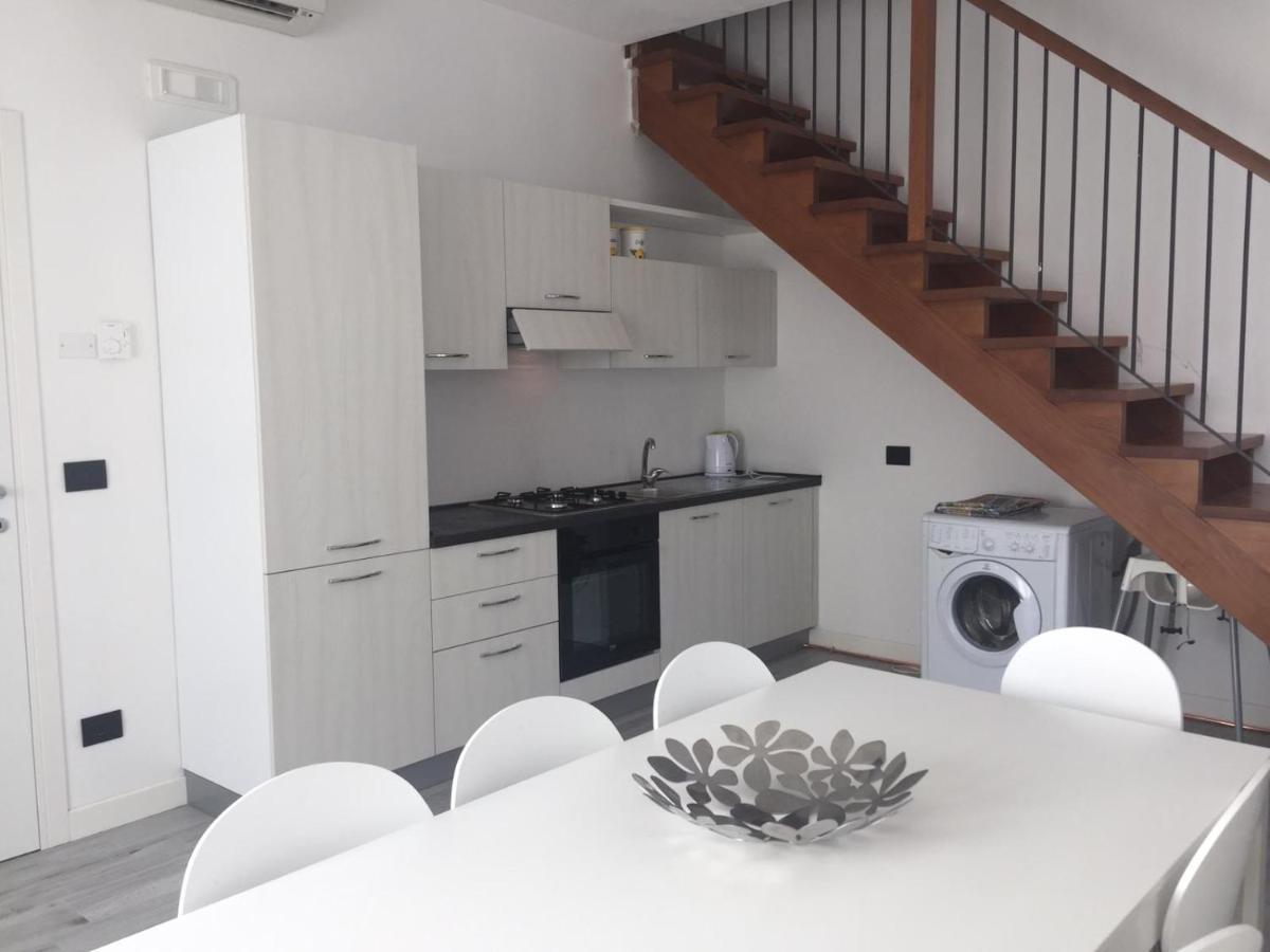 Апартаменти Peschieraview Duplex X7 Песк'єра-дель-Гарда Екстер'єр фото